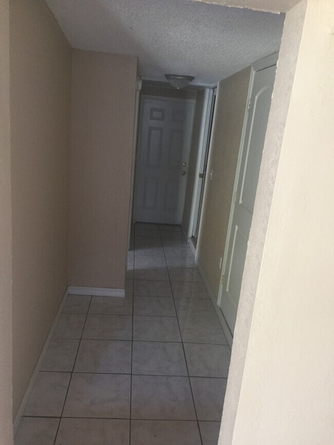 2715 Ellis Ave in Lakeland, FL - Building Photo - Building Photo