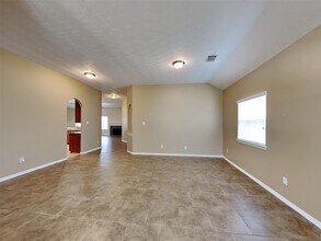 2315 Perkins Crossing Dr in Conroe, TX - Building Photo - Building Photo