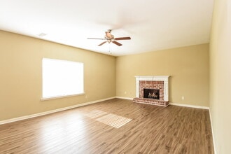 173 Camellia Way in Dallas, GA - Building Photo - Building Photo