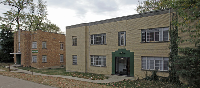 Montgomery Gardens in Cincinnati, OH - Foto de edificio - Building Photo