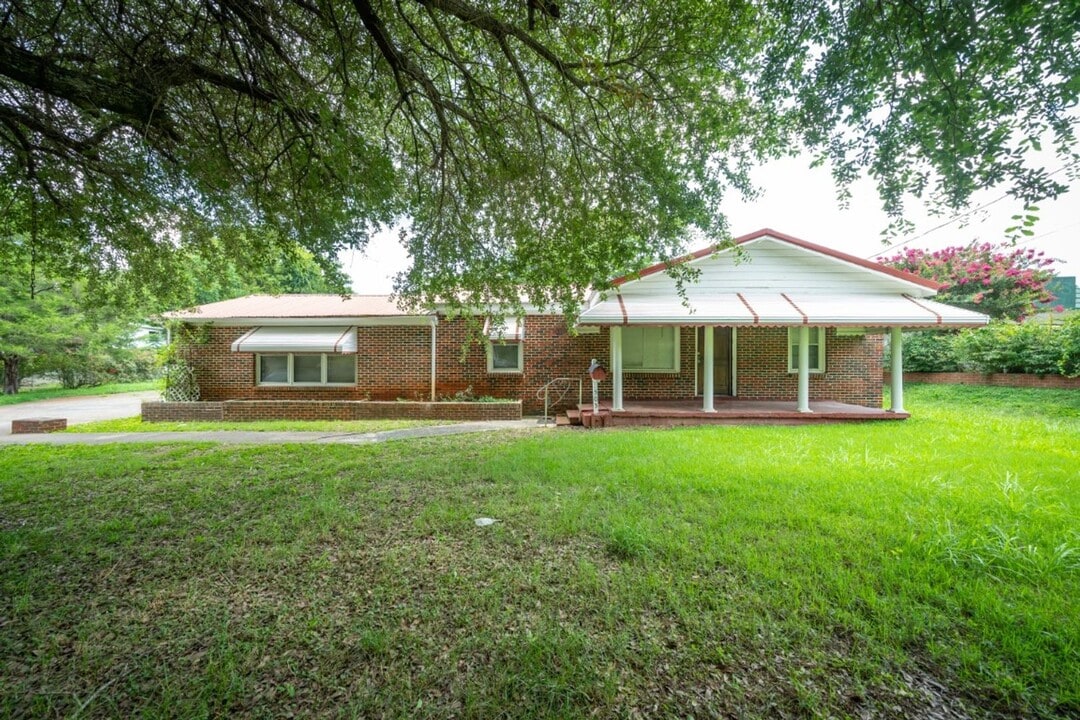 503 West St N in Talladega, AL - Building Photo