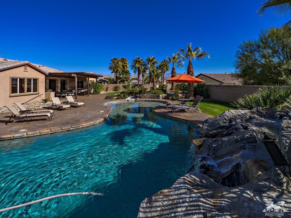 79645 Corte Bella in La Quinta, CA - Building Photo