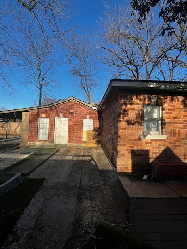 410 Fairview Ave in Dallas, TX - Building Photo - Building Photo