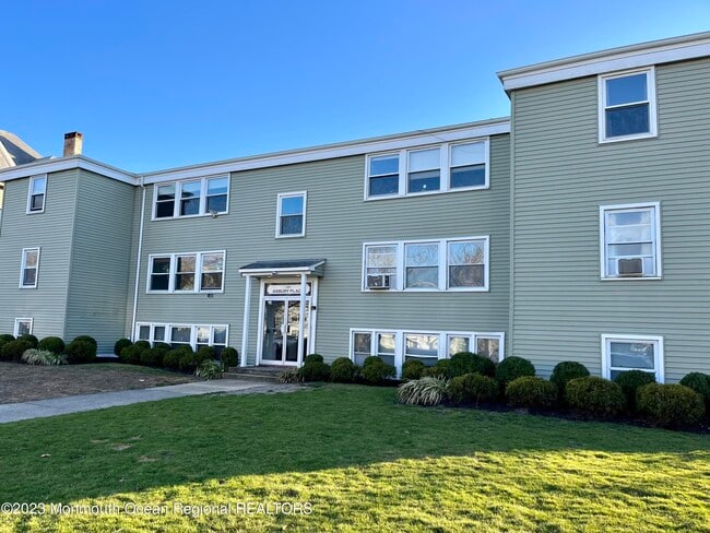 320 8th Ave