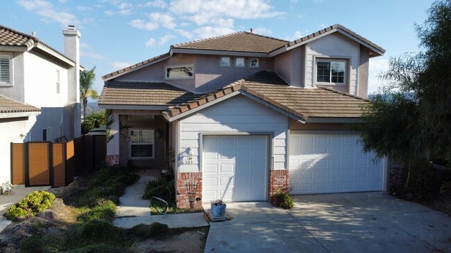 property at 305 Toyon Ct