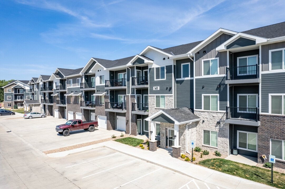 The 8801 CLO in Lincoln, NE - Foto de edificio