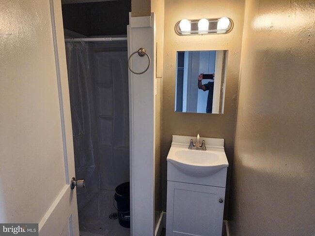 property at 1816 Valley Ave