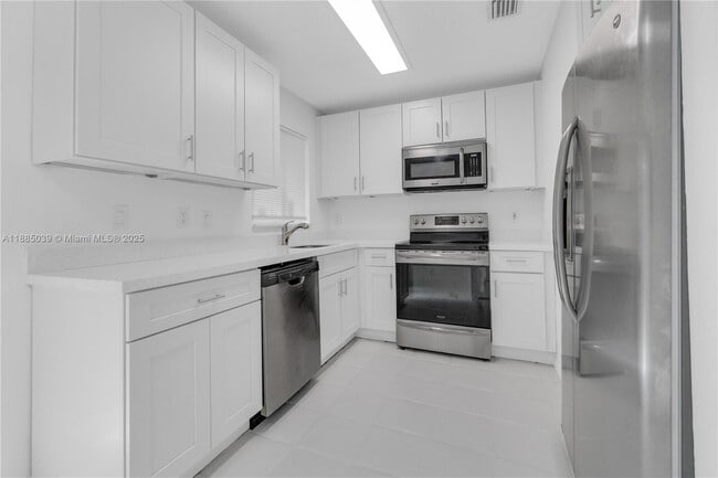 1428 NE 2nd Ave in Fort Lauderdale, FL - Building Photo - Building Photo