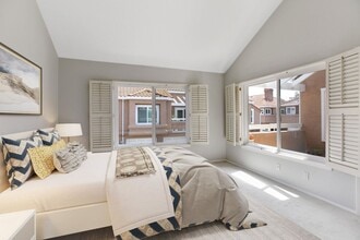 24241 Swiftriver Ct in Lake Forest, CA - Building Photo - Building Photo