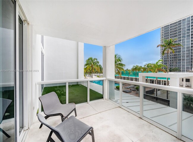 10275 Collins Ave, Unit 223 in Bal Harbour, FL - Building Photo - Building Photo