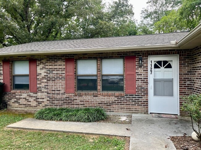 1127 Tramel Rd