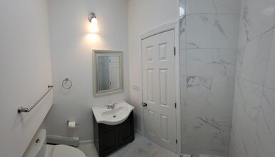 83 Kraemer St in Hicksville, NY - Building Photo - Building Photo