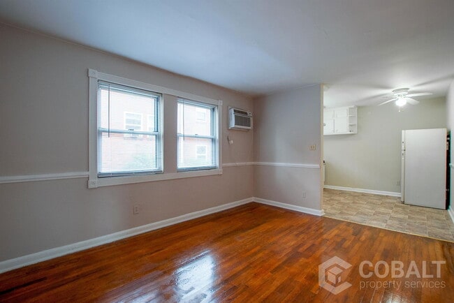 944 St Charles Ave NE in Atlanta, GA - Building Photo - Building Photo