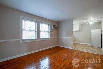 944 St Charles Ave NE in Atlanta, GA - Building Photo - Building Photo