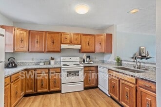 3221 Ryan St in Lake Charles, LA - Building Photo - Building Photo