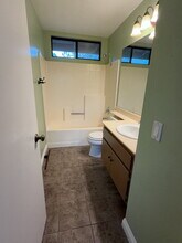 564 Brittany Dr in Corona, CA - Building Photo - Building Photo