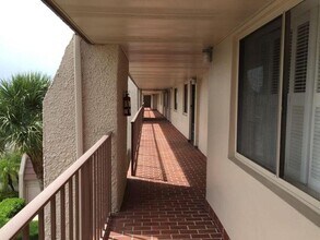 4080 Tivoli Ct in Greenacres, FL - Building Photo - Building Photo