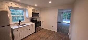 146 Walnut St in Mont Clare, PA - Building Photo