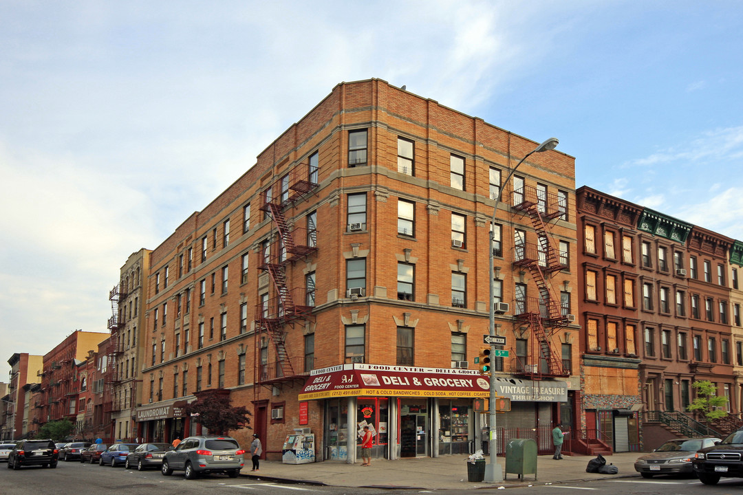 2140 Fifth Ave in New York, NY - Building Photo