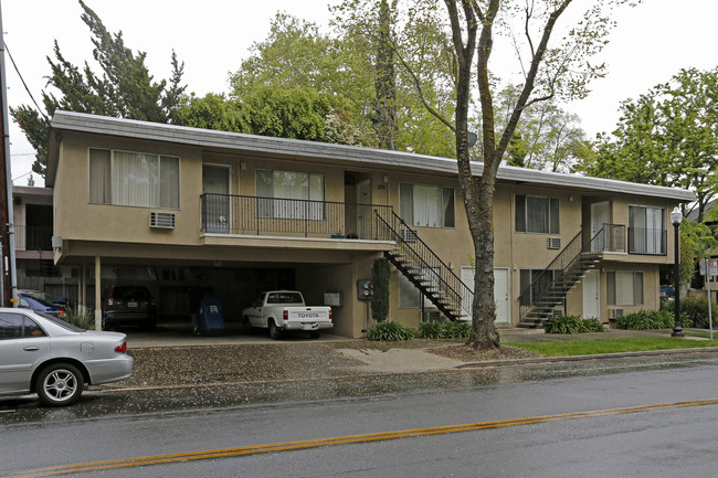 525 13th St in Sacramento, CA - Building Photo - Building Photo