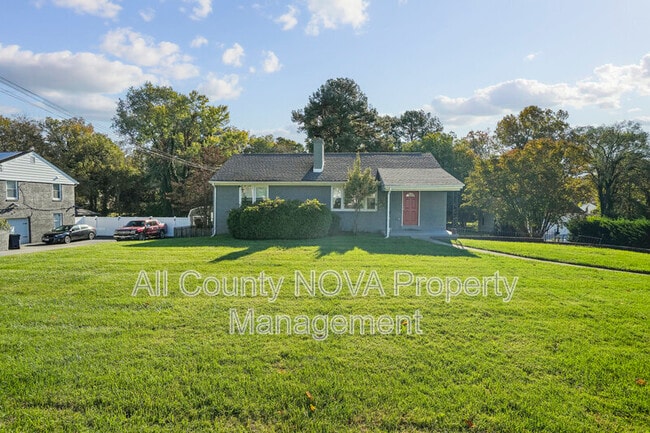 property at 4605 Henderson Rd