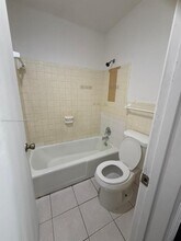 4121 NW 30th Terrace in Lauderdale Lakes, FL - Building Photo - Building Photo