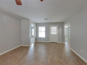 5029 Hauna Ln in Dickinson, TX - Building Photo - Building Photo