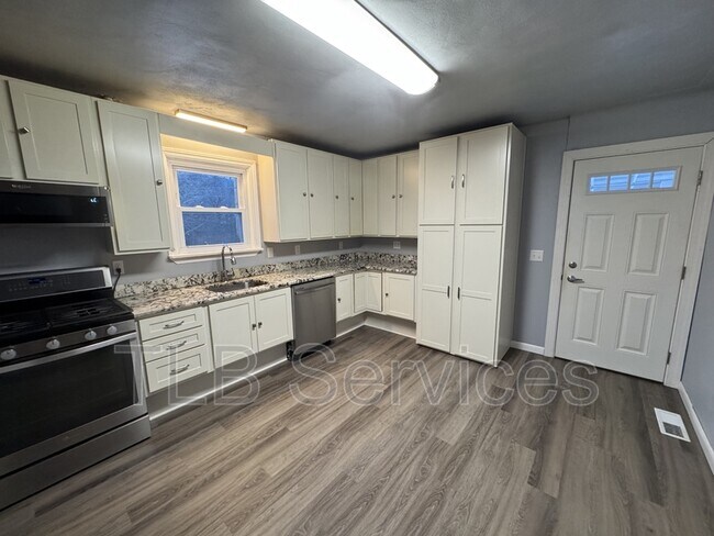 542 Montdale Rd in Blakely, PA - Foto de edificio - Building Photo