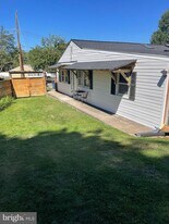 5527 Halwis St in Alexandria, VA - Building Photo