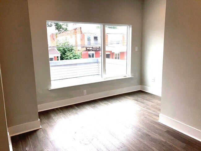 5432 Pine St, Unit 1 photo'