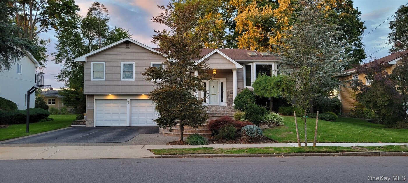 72 Orange Dr in Jericho, NY - Building Photo