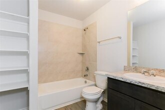 2650 Camrola Wy in Houston, TX - Building Photo - Building Photo