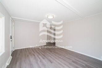 2227 N Northcrest Dr in Peoria, IL - Building Photo - Building Photo