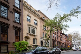 24 Remsen St in Brooklyn, NY - Building Photo - Building Photo