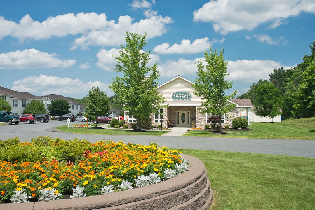 Forrest Pointe Photo