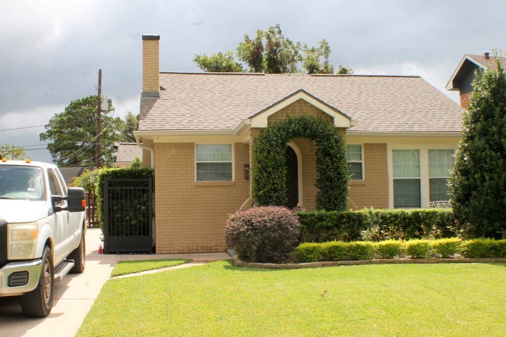 8234 Bonner Dr in Houston, TX - Building Photo