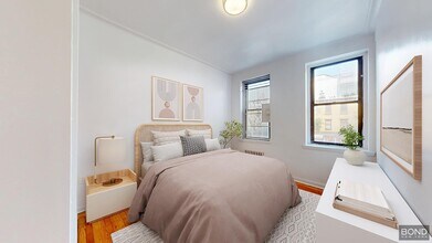 78 W 11th St in New York, NY - Building Photo - Building Photo