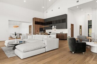 2714 Lakehurst Rd in Spicewood, TX - Building Photo - Building Photo