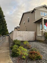 3677 N 10th St in Ridgefield, WA - Building Photo - Building Photo