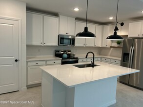 2040 Olympia Ave SW in Palm Bay, FL - Building Photo - Building Photo