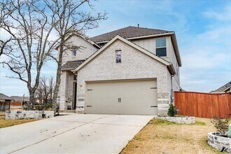 101 Locklin Dr in Liberty Hill, TX - Foto de edificio - Building Photo