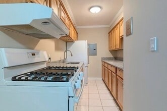 10 Longwood Dr in Andover, MA - Building Photo - Building Photo