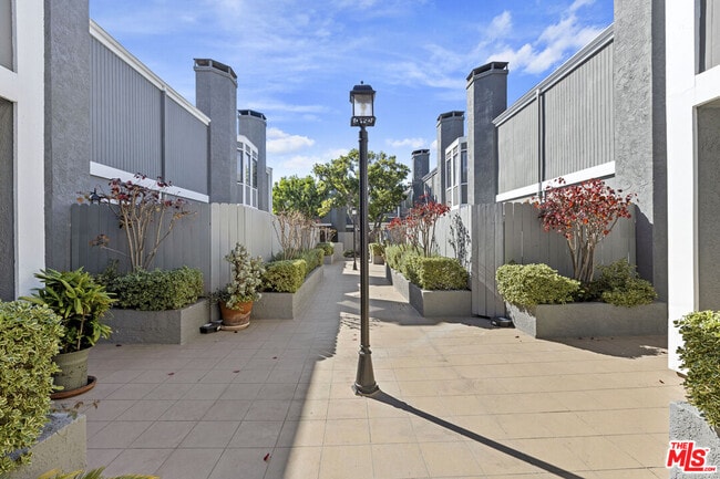 1044 20th St in Santa Monica, CA - Building Photo - Building Photo