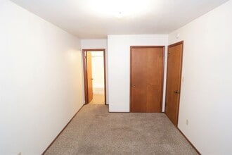 Colonial Arms in Crookston, MN - Foto de edificio - Interior Photo