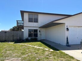 129 Washington Ave in Indialantic, FL - Building Photo