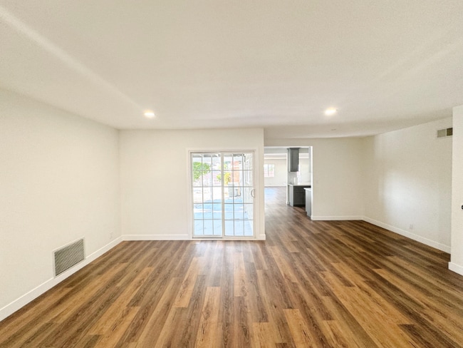8015 Grove St in Los Angeles, CA - Building Photo - Building Photo
