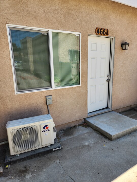 466 E 60th St in Long Beach, CA - Foto de edificio