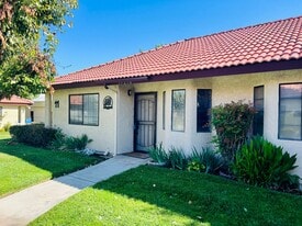 19256 Cottonwood Dr in Apple Valley, CA - Building Photo