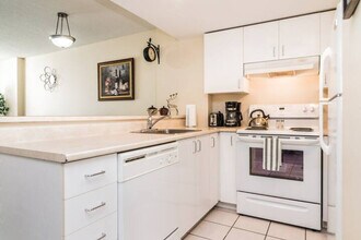 1255 Rue De Bullion in Montréal, QC - Building Photo - Building Photo