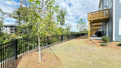 1479 Creekside Cir NW in Atlanta, GA - Building Photo - Building Photo